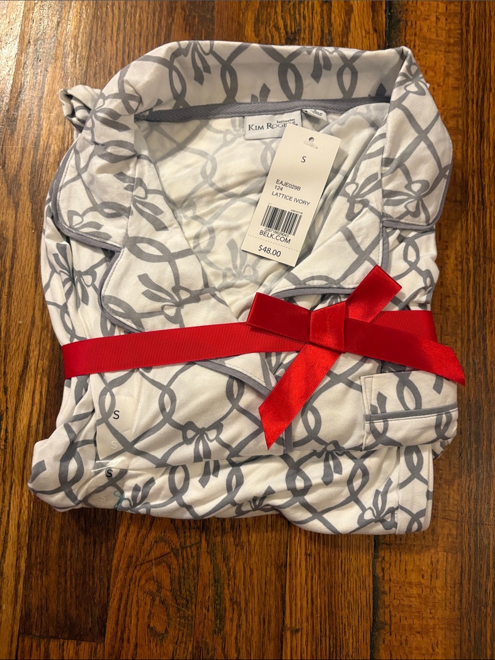 🎉NWT! Kim Rogers Ivory and Gray Lattice Pajama Top - Small
